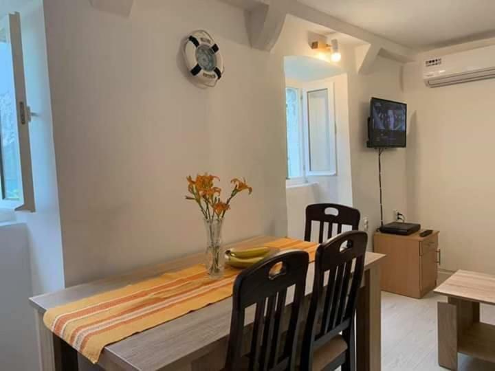 Apartments Dabovic โกตอร์ ภายนอก รูปภาพ